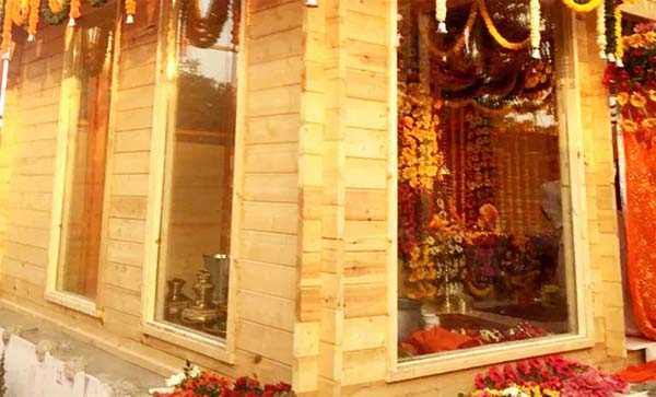 भूमिपूजन समारोह के लिए पीली हुई अयोध्या